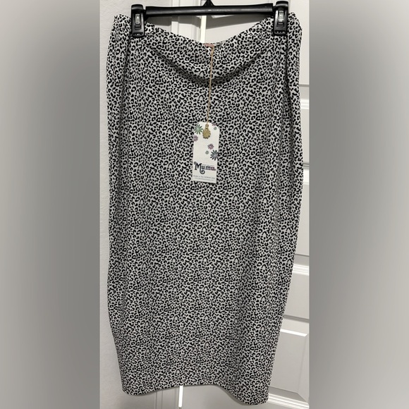 Never Worn With Tag Ladies Long Skirt - Picture 3 of 4